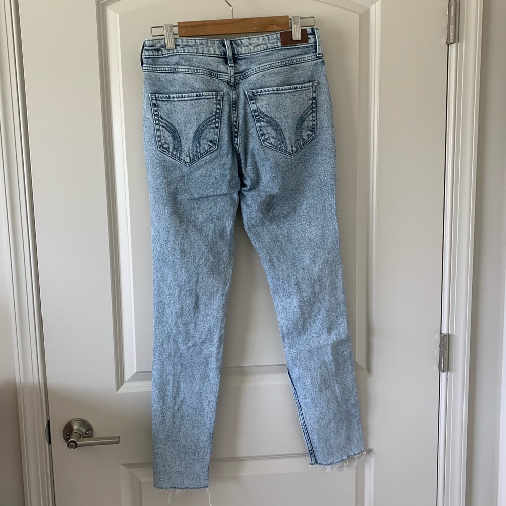 Distressed Skinny Jeans - Picture 3 of 6